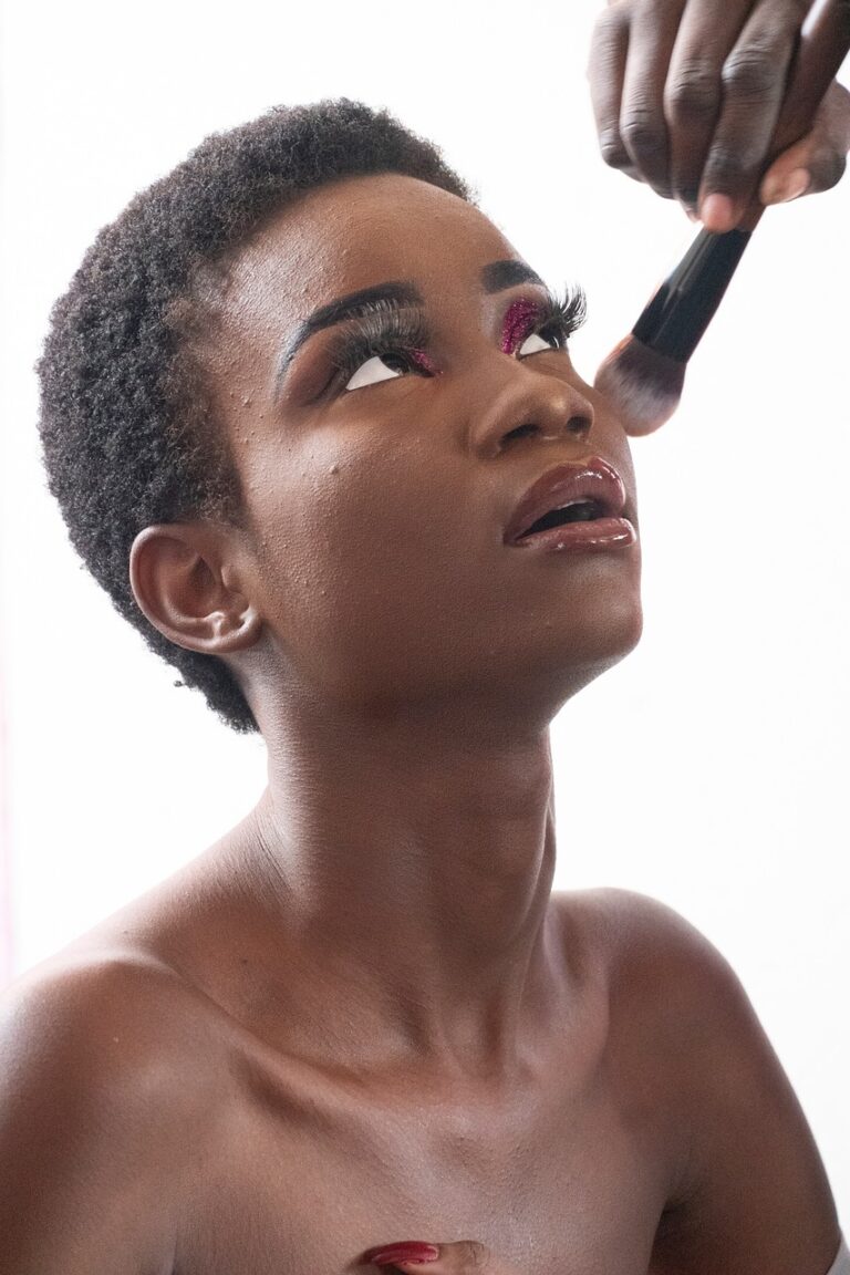 makeup-5554310_1280