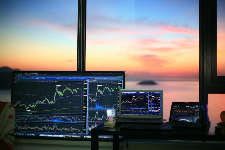 stock-trading-6525081_1280 (1)