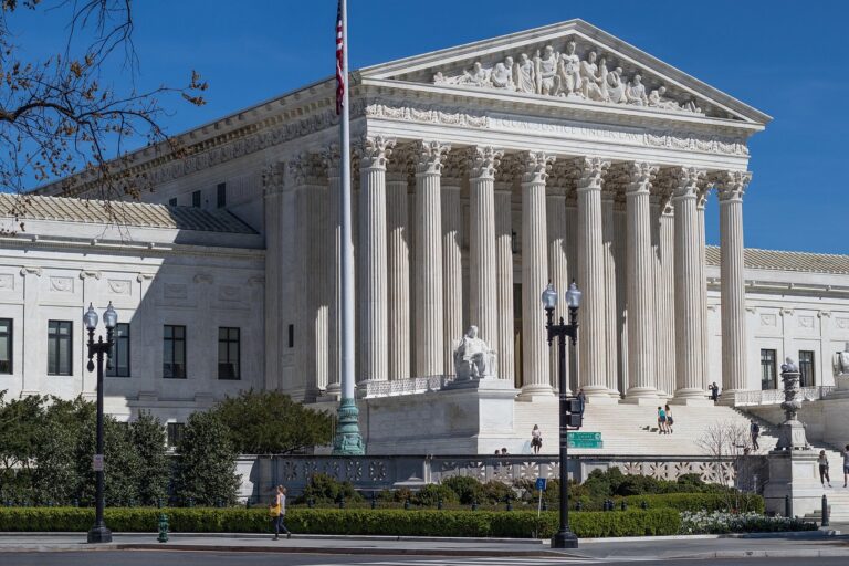 us-supreme-court-building-2225765_1280 (1)