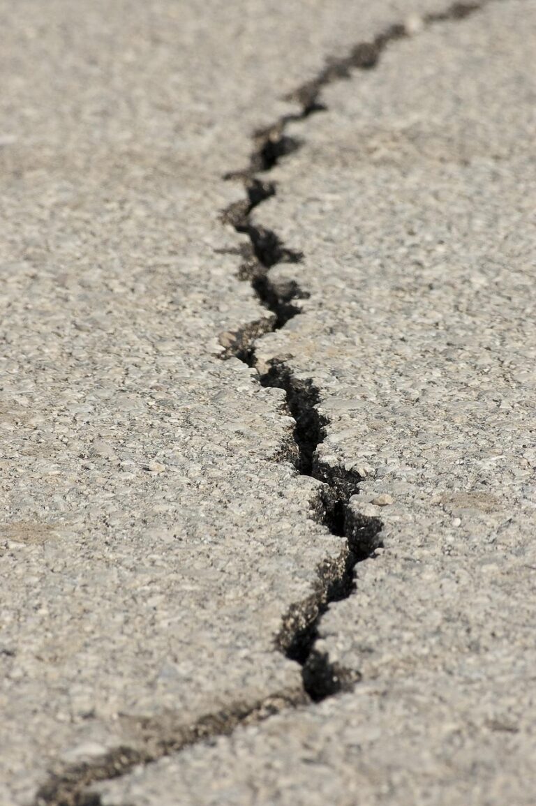 angelo_giordano-earthquake-1665892_1280