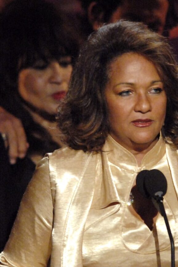 Nedra Talley Ross death Ronettes stage performance