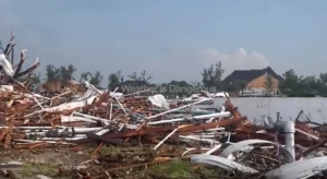 Texas tornado hits Mineral Wells causing serious damage to homes and businesses April 28 2026