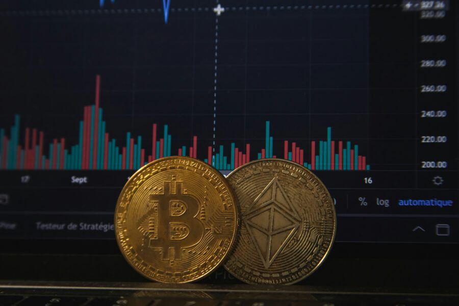 MoneyFlare AI forex bot launches free trading system