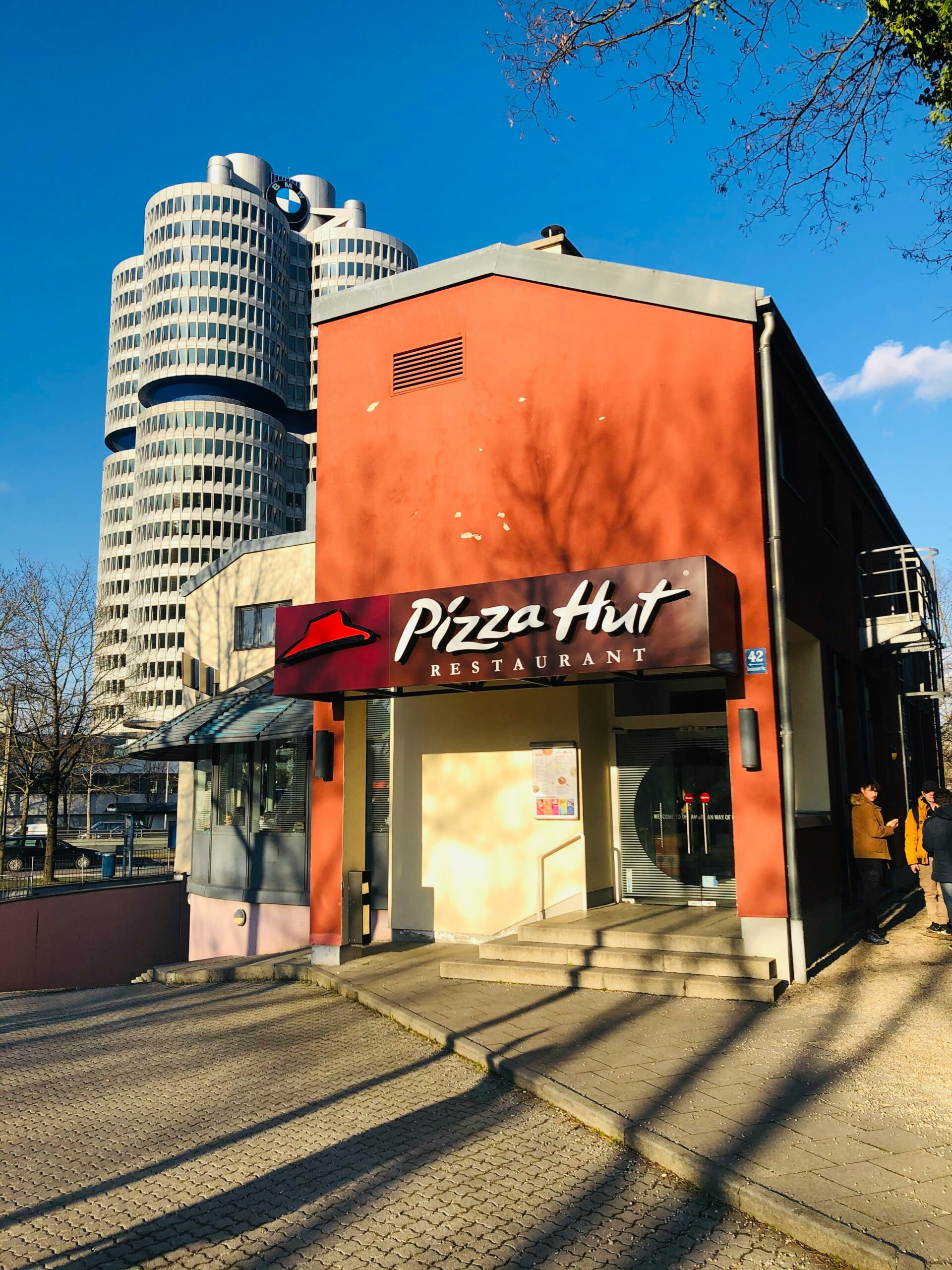 Pizza Hut sold for $2.7 billion as Yum Brands exits chain