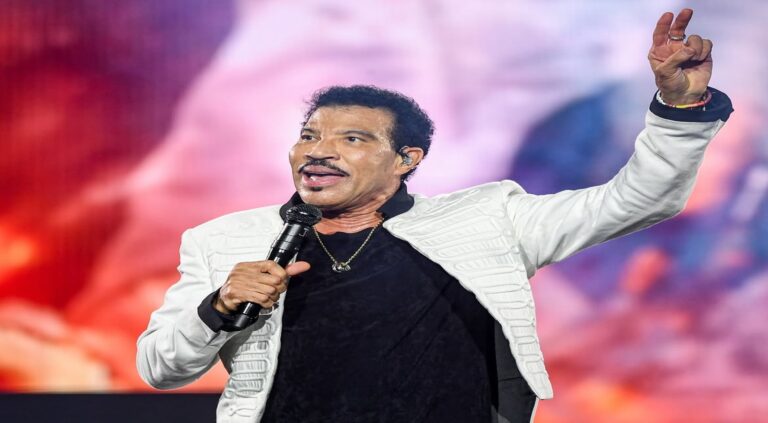 Lionel Richie Reassures Fans After Health Scare