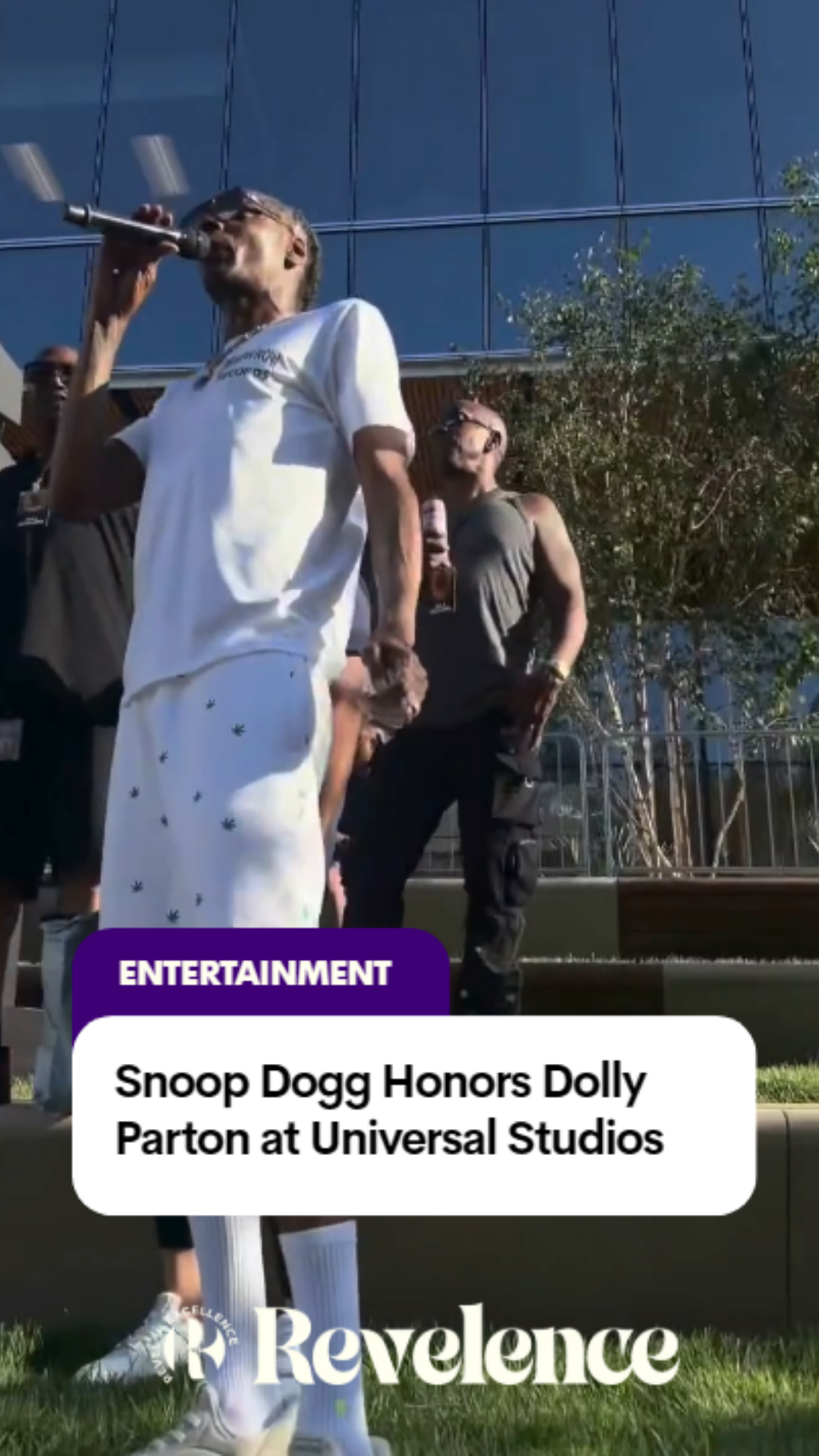 Snoop Dogg Honors Dolly Parton at Universal Studios