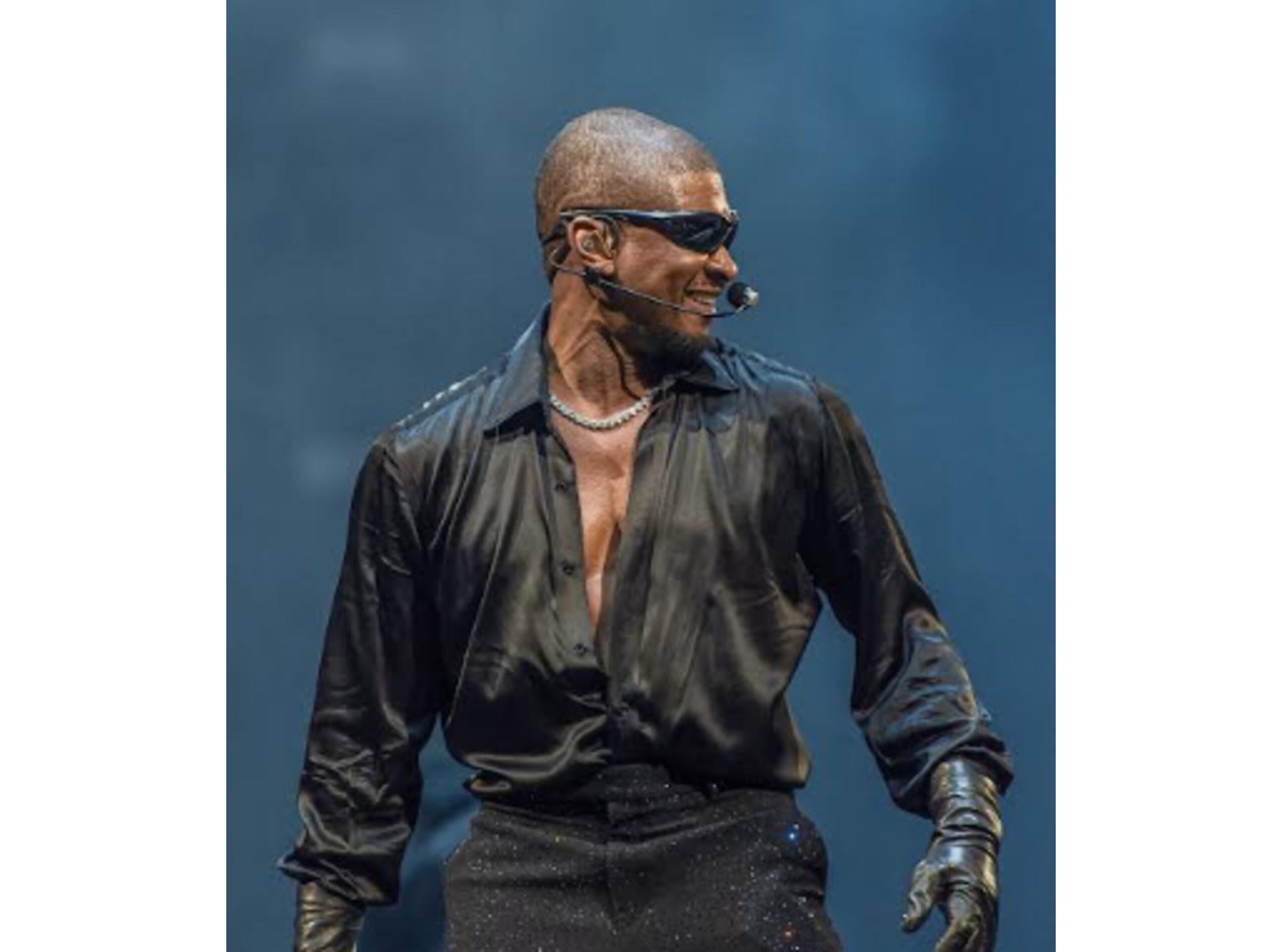 Usher Crowns Himself King of R&B Onstage