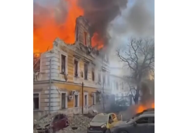 Ukrainian Science Academy Engulfed in Flames After Russian Strike, 1 Killed