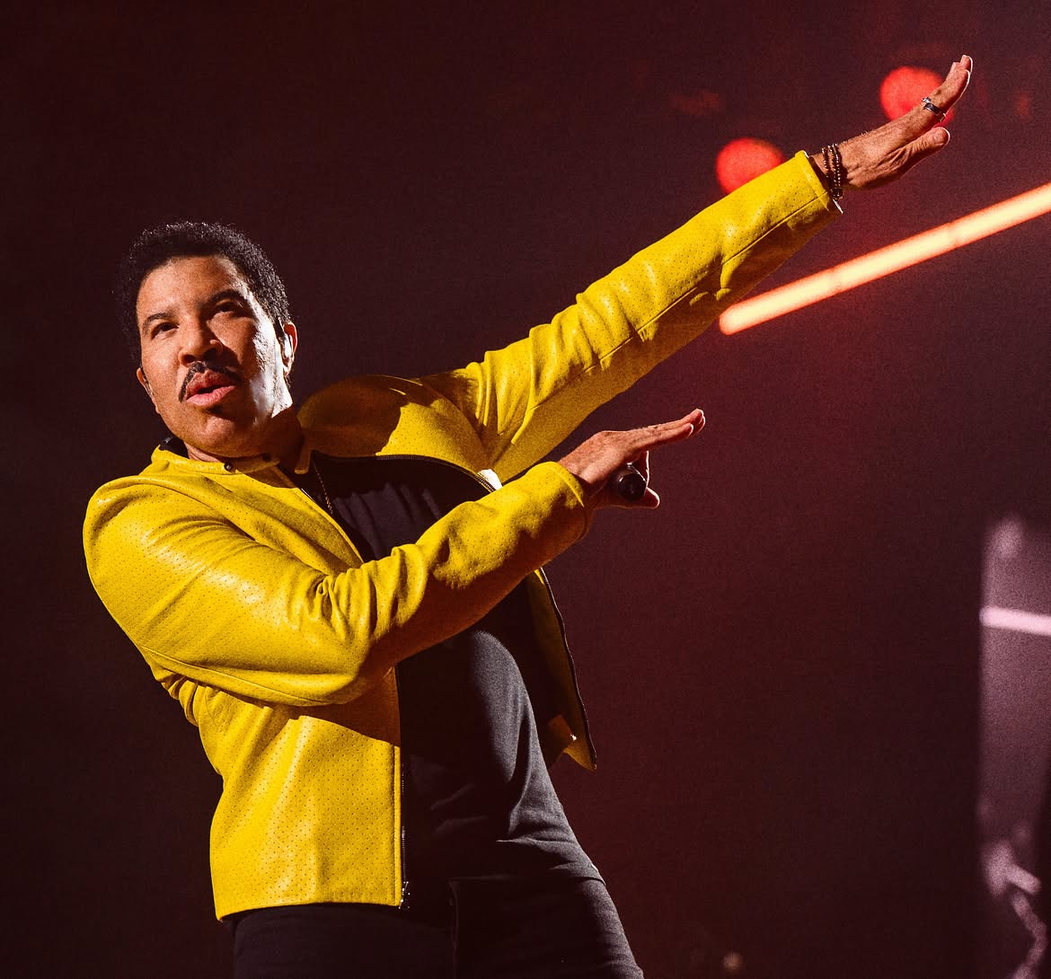 Lionel Richie Faces Health Scare After St. Louis Concert