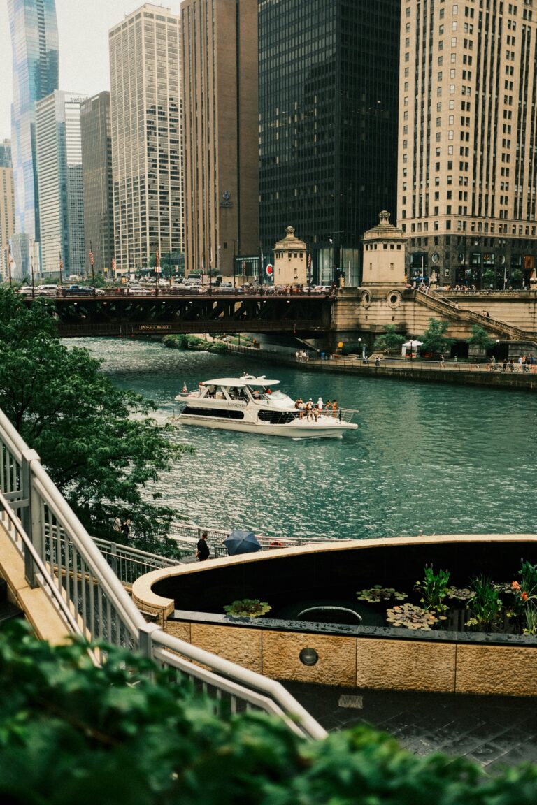7 Places to Take Your Girlfriend in Chicago for a Perfect Date
