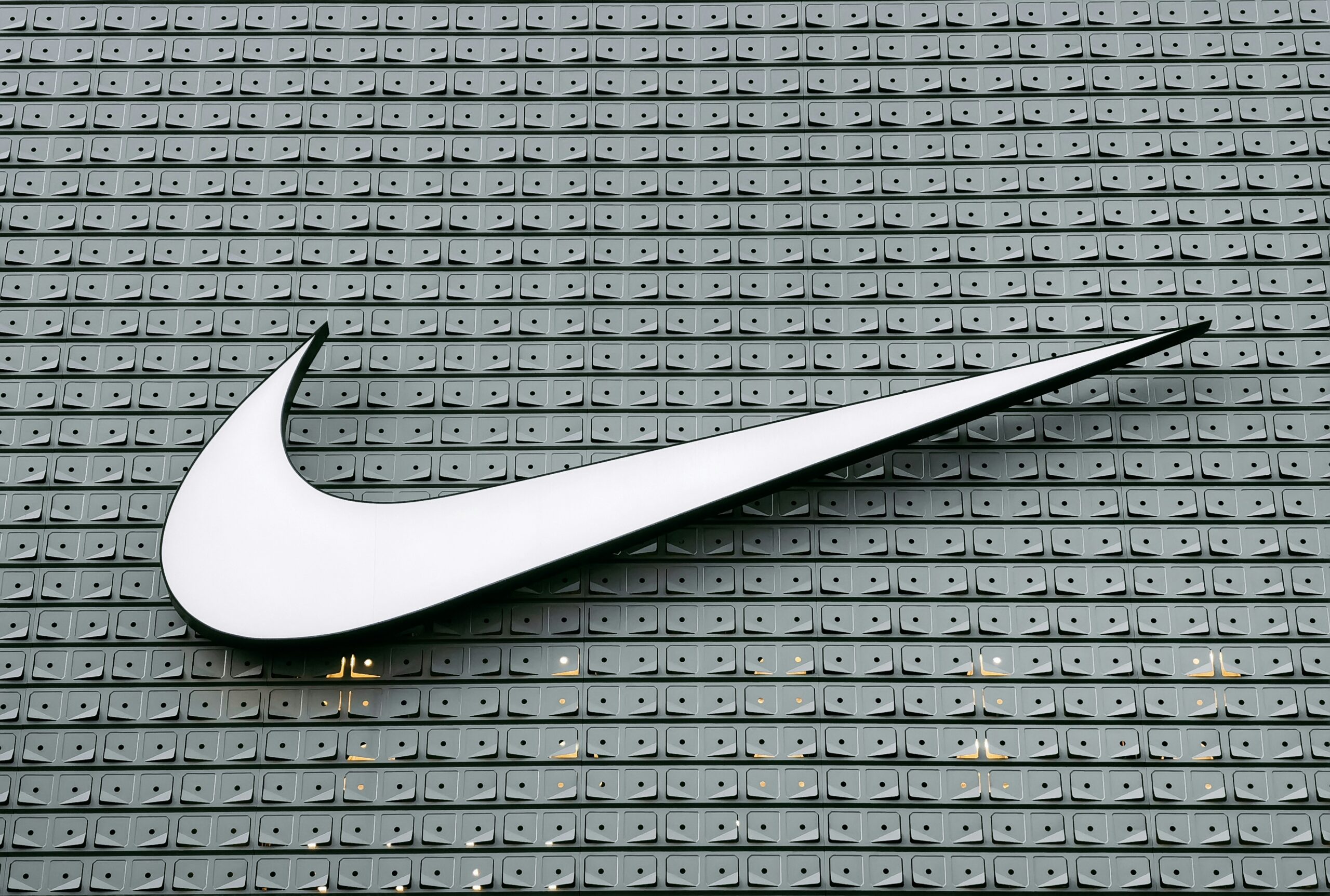 Nike’s 18-Year S&P 100 Run Ends as 4 Tech Giants Move In